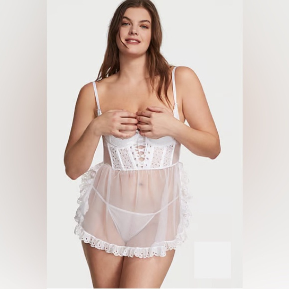 NWT - Victoria’s Secret Eyelet Lace Open-Cup Apron Sz.M